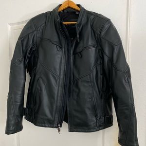 HARLEY DAVIDSON LIKE NEW!  Only worn twice.  A Must-Have Harley Jacket!
